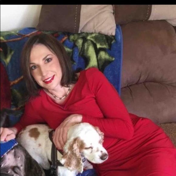 Meet your Posher, Anne - Picture 2 of 5